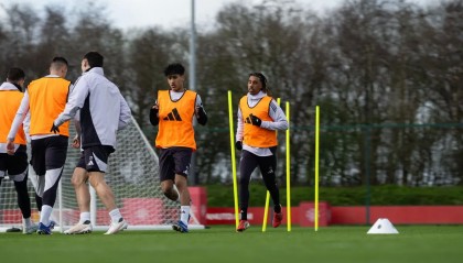 极速赛车-记者：15岁前锋小将JJ加布里埃尔再次与曼联一线队一同训练