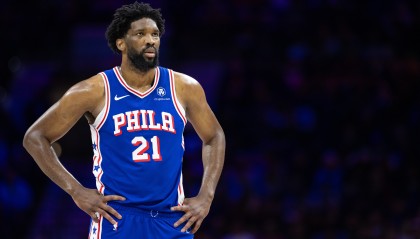 战绩数据均更优！恩比德训练师：大帝没有任何理由不当选月最佳